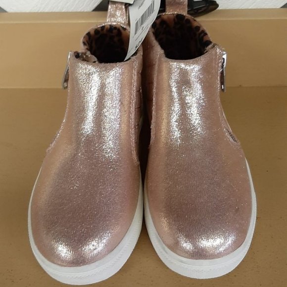 Girls Size 9 Shoes - Picture 2 of 5